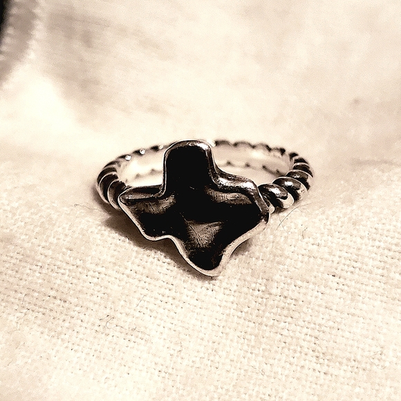 James Avery Texas Rope Ring - Picture 2 of 4